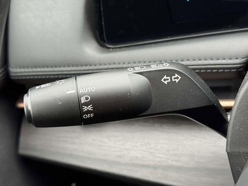 Certified 2024 Nissan Ariya FWD image 23