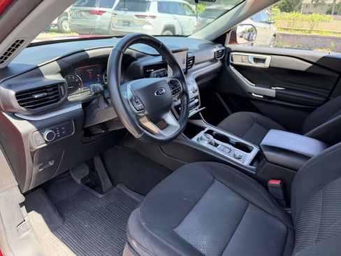 Used 2022 Ford Explorer XLT AWD/4WD image 19