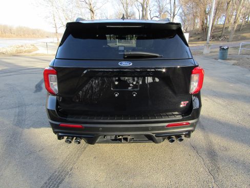 Used 2022 Ford Explorer ST w/ Equipment Group 401A image 3