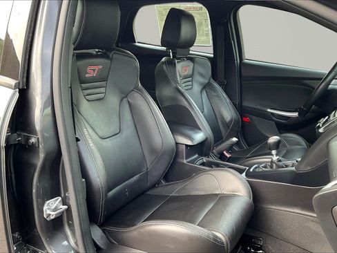 Used 2015 Ford Focus ST w/ Equipment Group 402A FWD image 29
