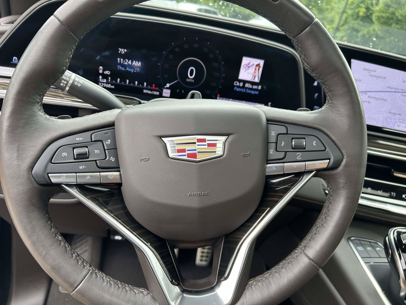 Certified 2022 Cadillac Escalade ESV Premium Luxury w/ Performance Package AWD/4WD image 23