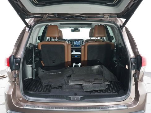 Used 2017 Toyota Highlander Limited AWD/4WD image 16