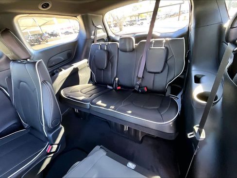 New 2026 Chrysler Pacifica Limited w/ S Appearance Package image 21