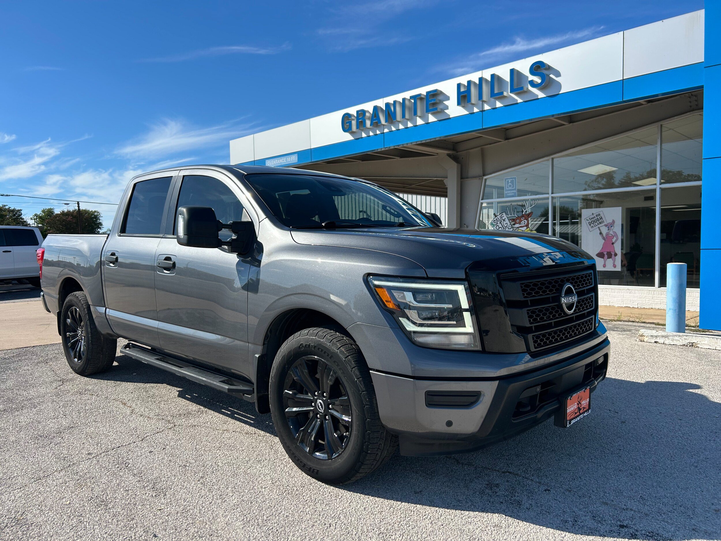 Used 2023 Nissan Titan SV w/ SV Convenience Package AWD/4WD image 1