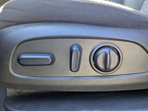 Used 2024 Chevrolet Equinox LT image 22