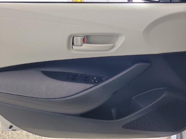 Used 2025 Toyota Corolla LE FWD image 21