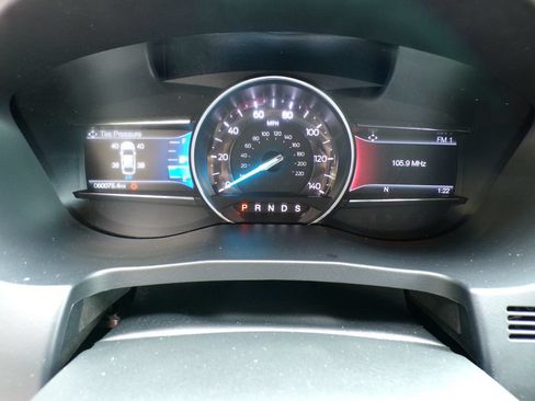 Used 2018 Ford Explorer XLT w/ Equipment Group 202A FWD image 27