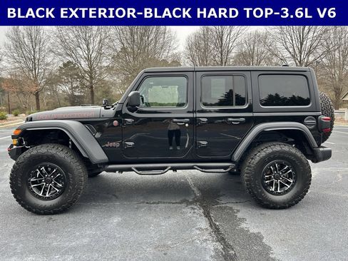 Used 2024 Jeep Wrangler Unlimited Rubicon w/ XTREMEE 35" Tire Package image 7