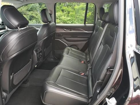 Used 2022 Jeep Grand Cherokee Limited AWD/4WD image 14