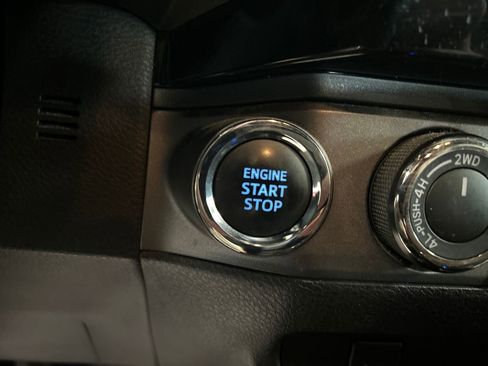 Used 2017 Toyota Tacoma TRD Sport w/ Tow Package (A/T) image 32