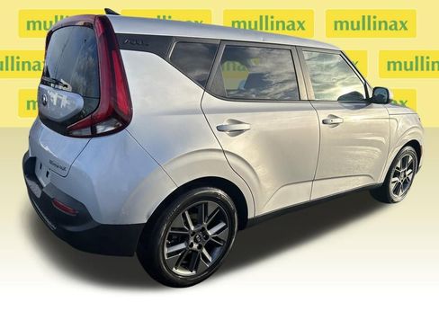 Used 2020 Kia Soul EX image 3