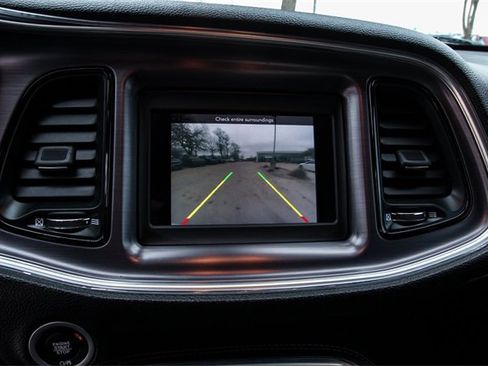 Used 2018 Dodge Challenger SXT image 21