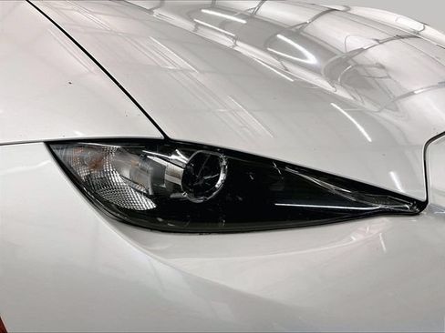 Used 2018 MAZDA MX-5 Miata Grand Touring RWD image 25