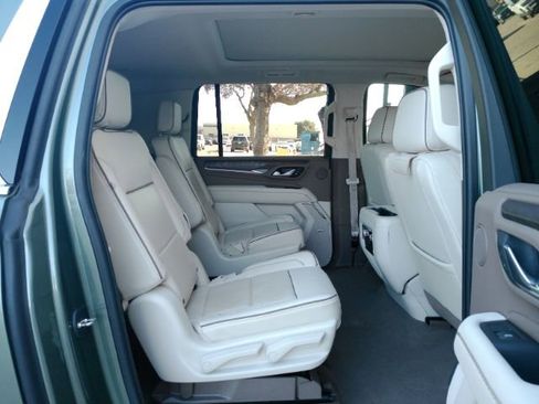 Used 2023 GMC Yukon XL Denali image 24