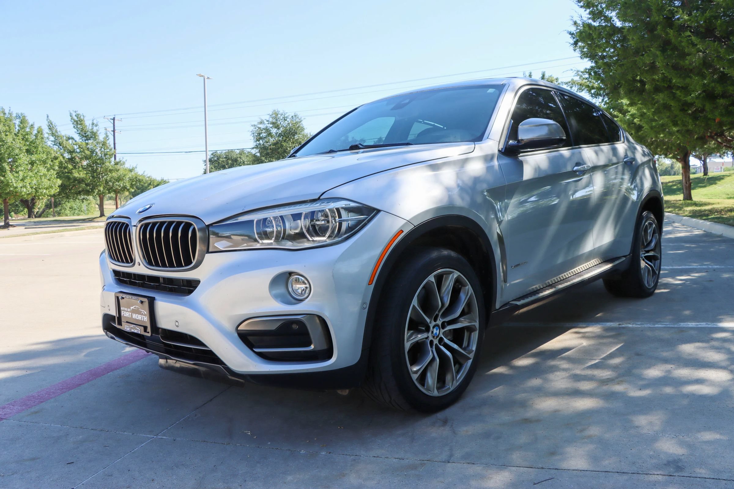 Used 2016 BMW X6 xDrive50i w/ Executive Package AWD/4WD image 3
