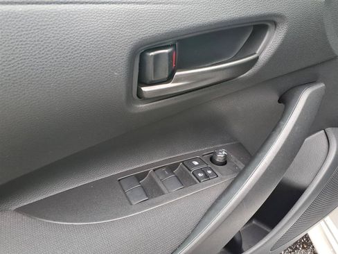 Used 2025 Toyota Corolla LE w/ Convenience Package FWD image 6