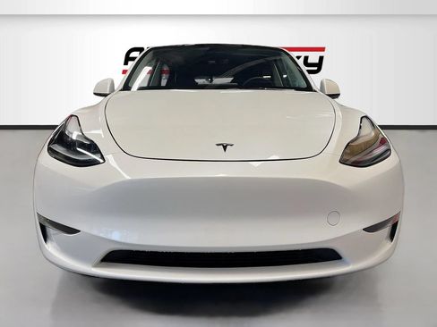 Used 2025 Tesla Model Y Long Range AWD/4WD image 2