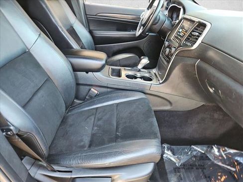 Used 2018 Jeep Grand Cherokee Altitude AWD/4WD image 27