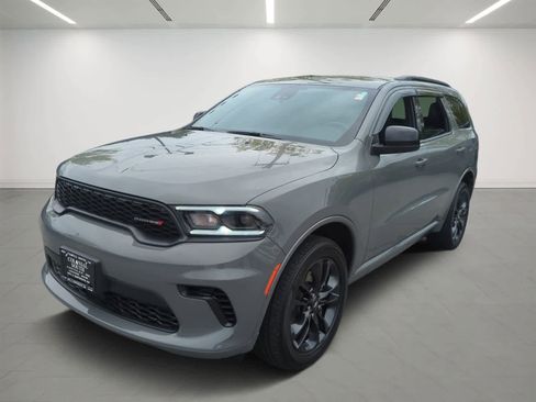Used 2023 Dodge Durango GT AWD/4WD image 2