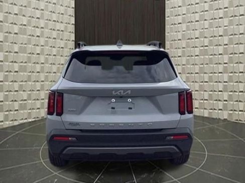 Used 2022 Kia Sorento S w/ Panoramic Sunroof Package AWD/4WD image 5