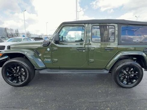 Used 2023 Jeep Wrangler Unlimited Sahara w/ Cold Weather Group AWD/4WD image 5