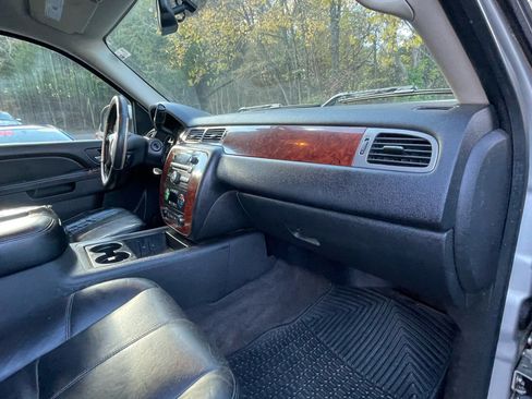 Used 2010 Chevrolet Silverado 1500 LTZ w/ Z71 Appearance Package image 28