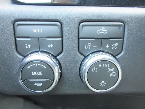 New 2026 GMC Sierra 1500 SLE AWD/4WD image 16