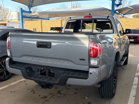 Used 2021 Toyota Tacoma TRD Sport image 5