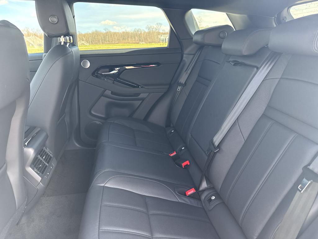 Certified 2026 Land Rover Range Rover Evoque Dynamic SE AWD/4WD image 16