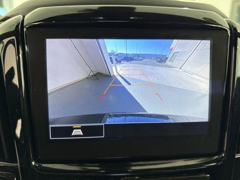 Used 2022 Chevrolet Traverse LT image 27