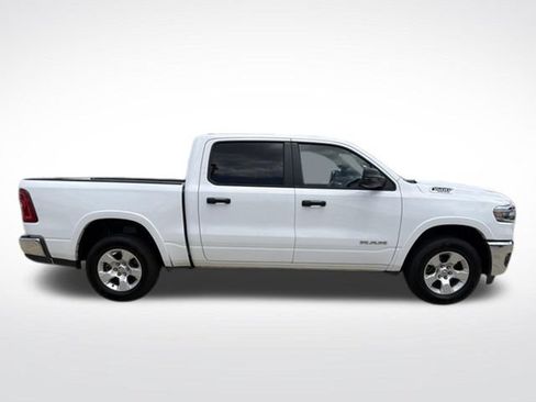 Used 2025 RAM 1500 Big Horn AWD/4WD image 9