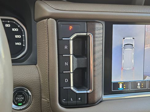 Used 2021 GMC Yukon Denali w/ Denali Ultimate Package image 16