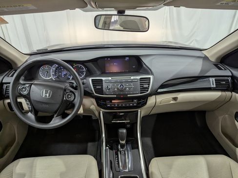 Used 2016 Honda Accord LX image 10