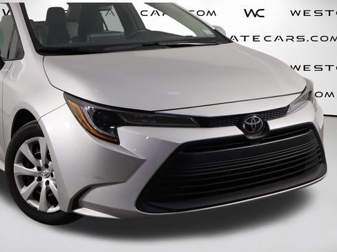 Used 2025 Toyota Corolla LE FWD image 46