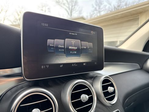 Used 2016 Mercedes-Benz GLC 300 4MATIC w/ Driver Assistance Package image 17