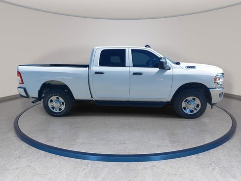 Used 2024 RAM 2500 Tradesman w/ Chrome Appearance Group AWD/4WD image 4