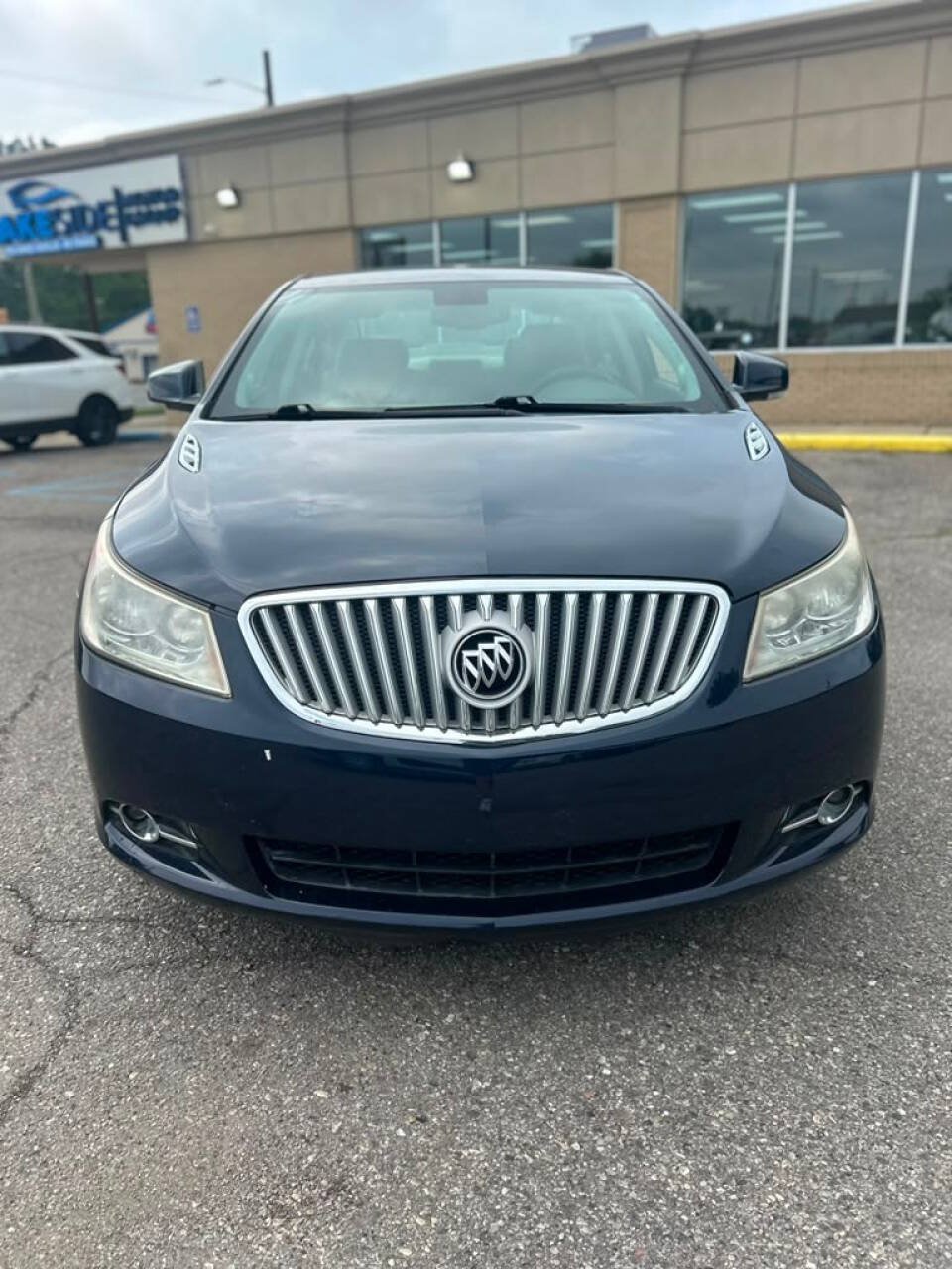 Used 2011 Buick LaCrosse CXL AWD/4WD image 2