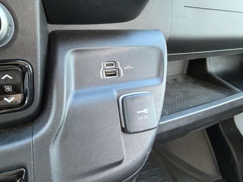 Used 2025 RAM ProMaster 2500 w/ Convenience Group FWD image 26