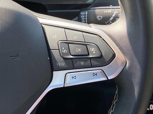 Used 2024 Volkswagen Tiguan SE AWD/4WD image 19