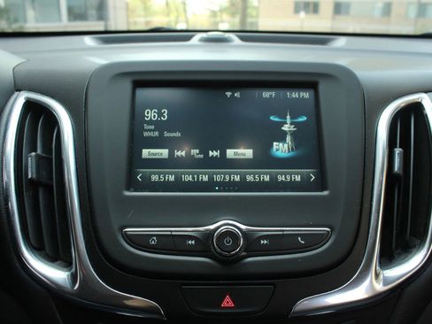 Used 2018 Chevrolet Equinox LT image 34