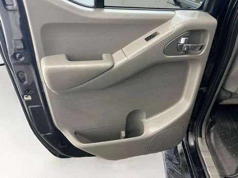 Used 2021 Nissan Frontier SV w/ Midnight Edition Floor Mats AWD/4WD image 26