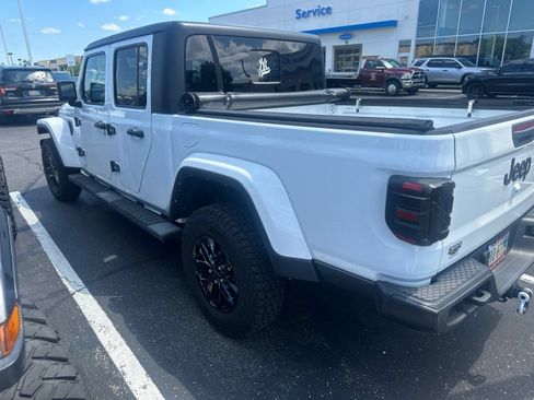 Used 2022 Jeep Gladiator Sport AWD/4WD image 16