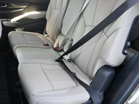 Used 2024 Subaru Ascent Premium w/ Convenience Package image 29