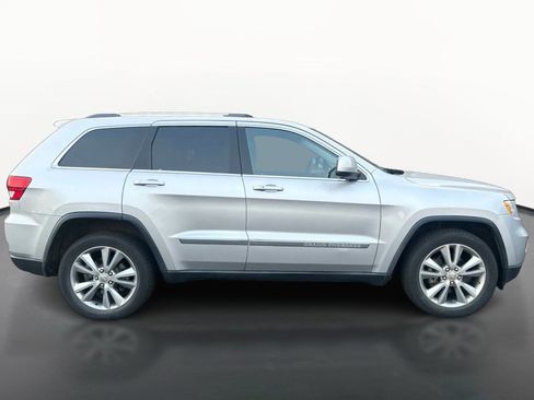 Used 2012 Jeep Grand Cherokee Laredo AWD/4WD image 2