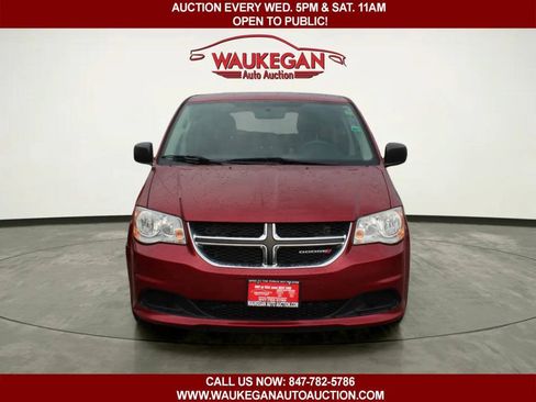 Used 2015 Dodge Grand Caravan SE w/ Quick Order Package 29E SE FWD image 2