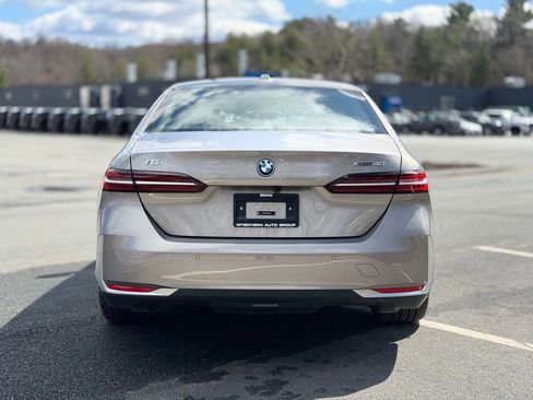 Certified 2025 BMW i5 xDrive40 w/ Premium Package image 5