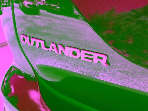 Used 2025 Mitsubishi Outlander SEL FWD image 5