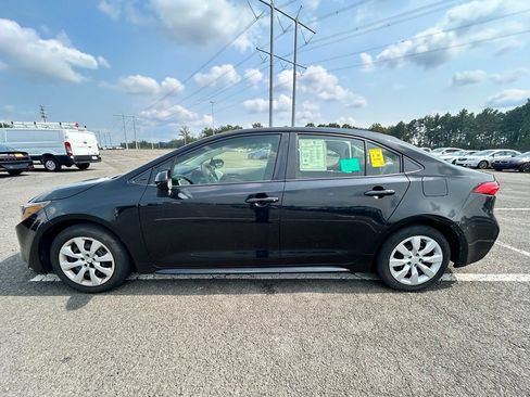 Used 2020 Toyota Corolla LE w/ LE Convenience Package FWD image 4
