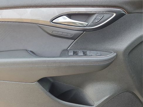 Used 2025 Buick Envision Sport Touring image 21