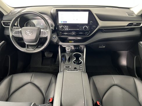 Used 2023 Toyota Highlander XLE AWD/4WD image 20